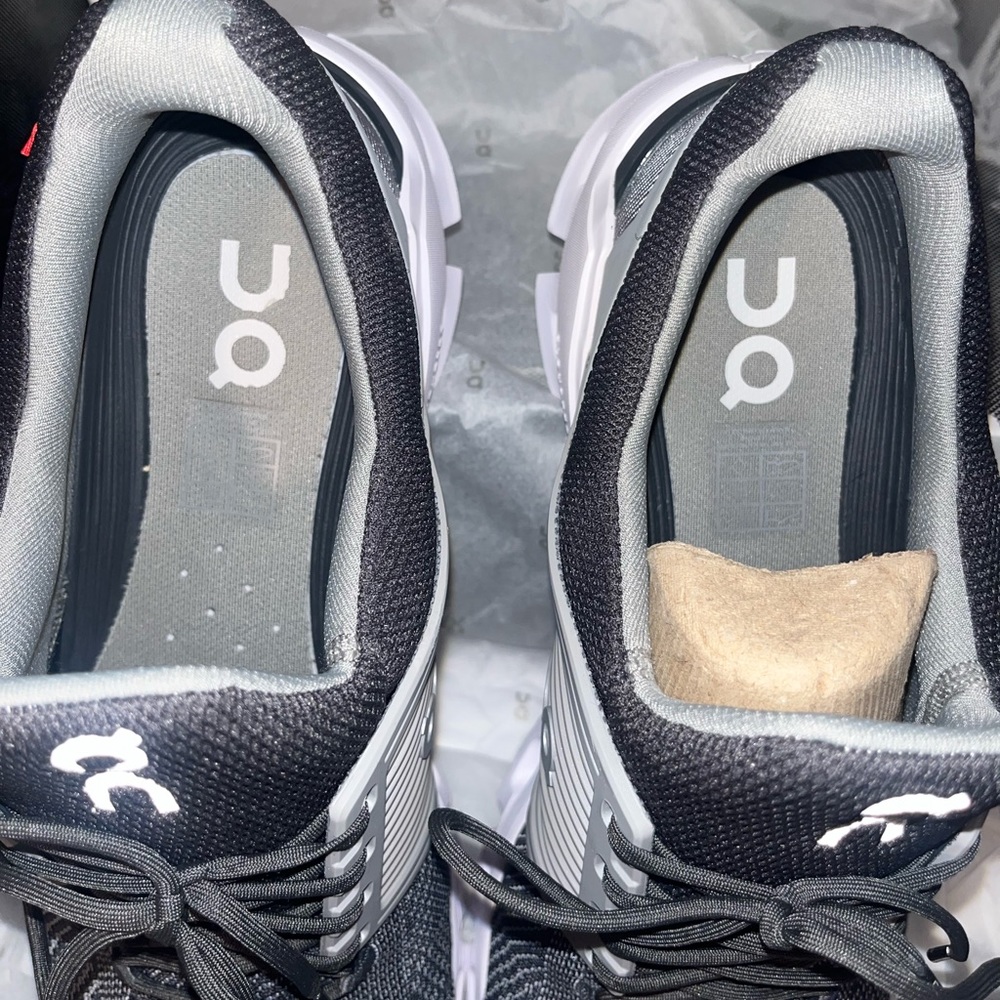 Men’a Size 12 On Cloud Tennis Shoes